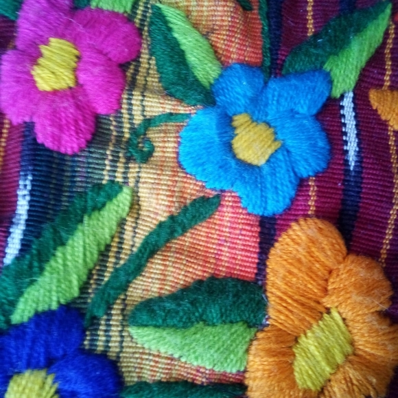 Guatemala handmade embroidery - Picture 7 of 8